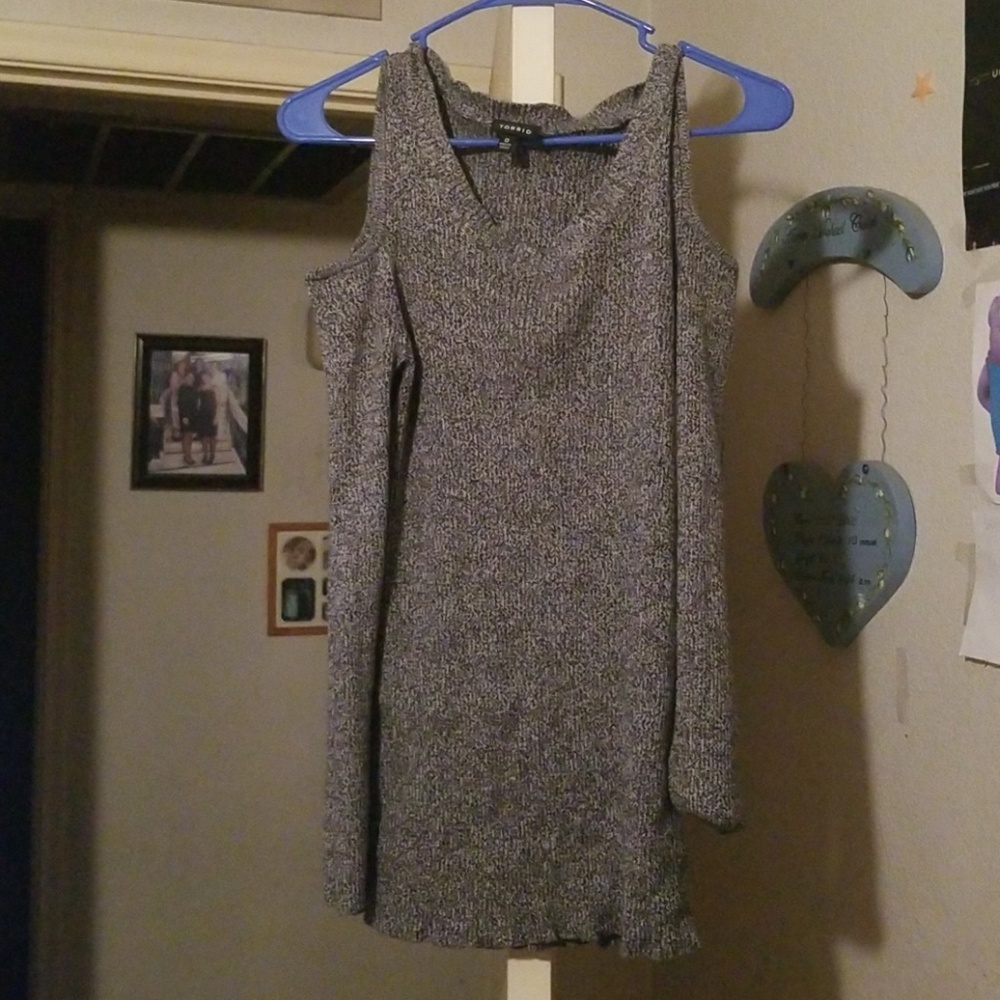 Torrid ribbed cold shoulder sweater
